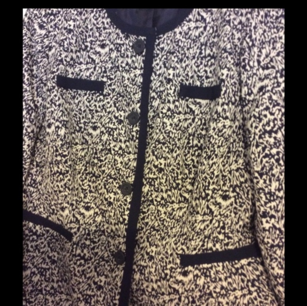 Danillo Women Blue and Patteroned Suit